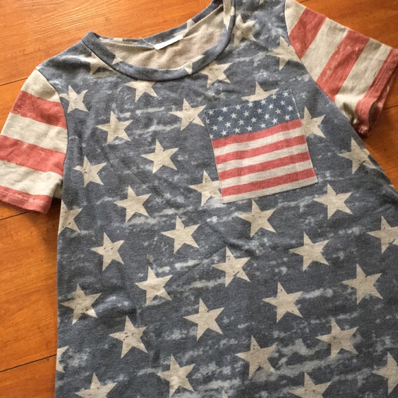 12 Pm By Mon Ami Tops - 12Pm by Mon Ami American Flag Tee Size L 12 Pm By Mon Ami Tops - 12Pm by Mon Ami American Flag Tee Size L